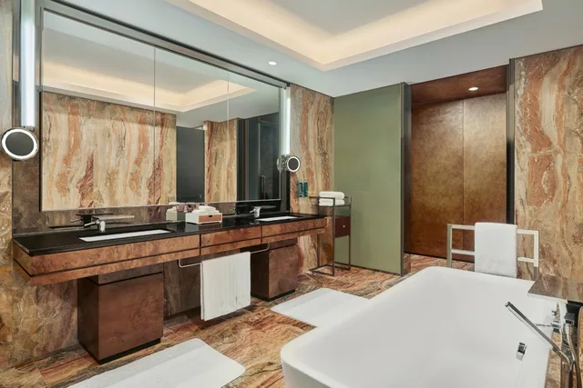 جناح بريميير بسرير كينج، Hilton Guangzhou Tianhe 2/2