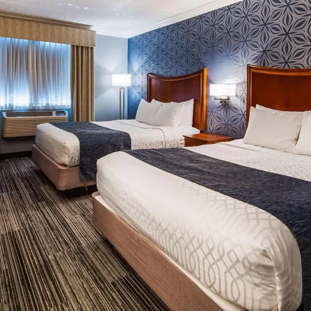 غرفة بسرير كينج وسريرين كوين، Best Western Plus Franklin Square Inn Troy/Albany 4/10