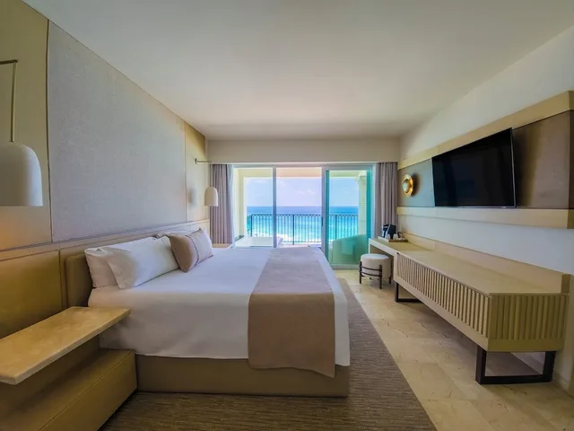 Master, Suite, King Bed, Ocean Front, Sofa، Grand Park Royal Cancun All Inclusive 1/2