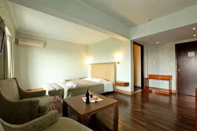 جناح بسرير كينج، Galaxy Hotel 4/4