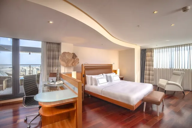 The Level, Penthouse Suite, King Bed، Melia Valencia Palacio de Congresos Formely Hilton Valencia 1/10