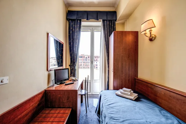 غرفة مفردة، Hotel Laura 11/24