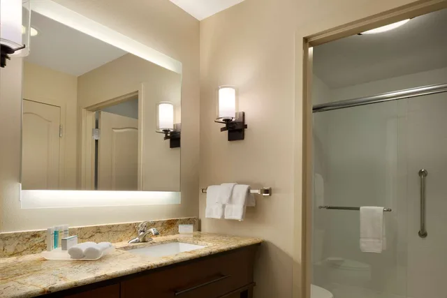 جناح بغرفتي نوم، Homewood Suites By Hilton Kalamazoo-Portage 2/2