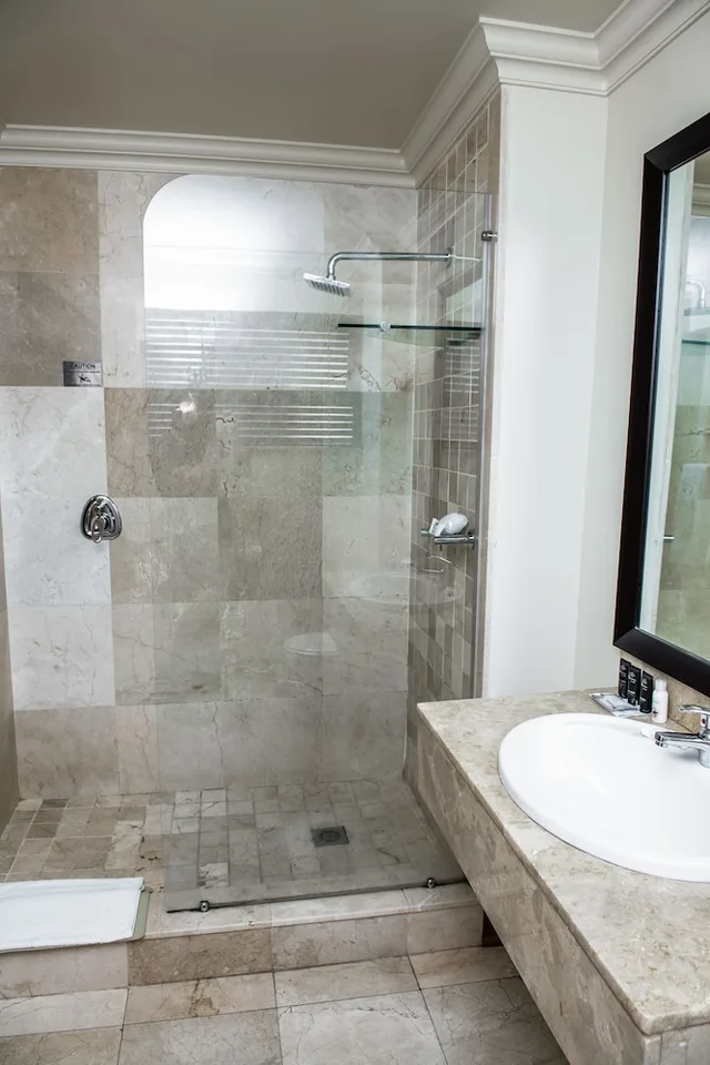 2 Bedrooms, King Bed, Belaire Suites 5/6