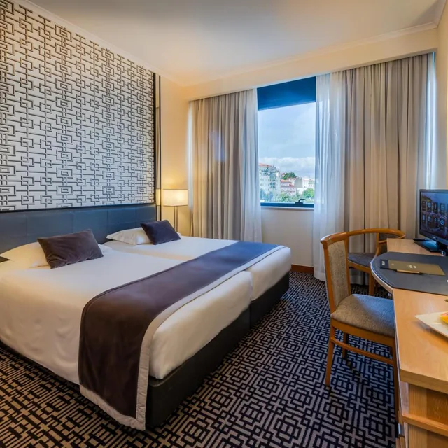 غرفة سوبيريور بسرير مزدوج أو سريرين منفصلين بإطلالة على المدينة، Hotel Mundial 2/7