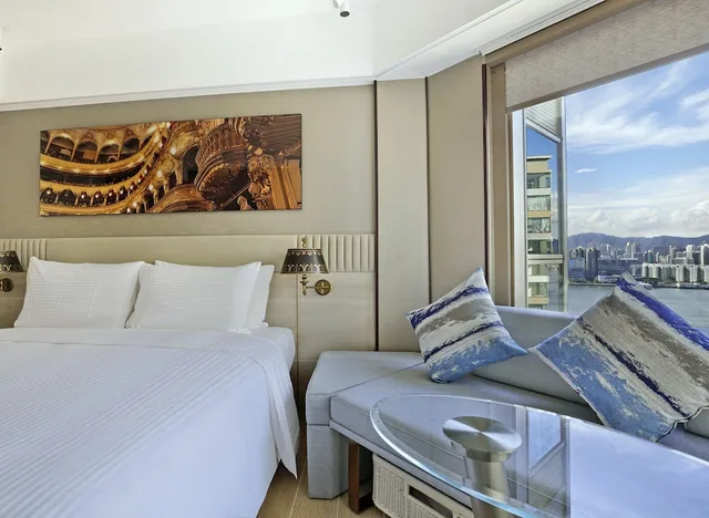 Clover Seaview Room، Hotel Alexandra 1/3