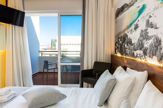 غرفة قياسية بإطلالة على المسبح، Atrium Ambiance Hotel 2/7