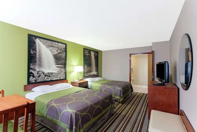 Standard, 2 Queen Beds, Super 8 By Wyndham Clarksville Northeast 3/7