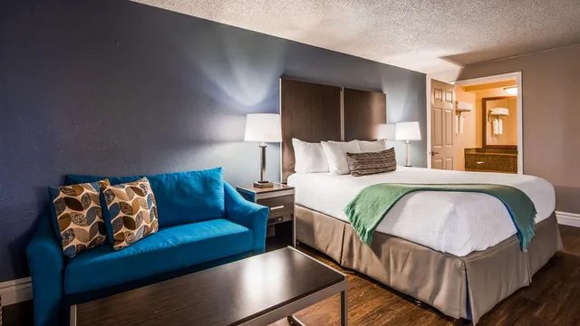 Room, Queen Bed, Best Western Pier Point Inn 4/7
