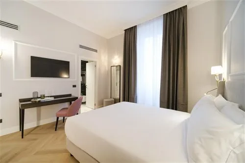 غرفة كلاسيكية بسرير مزدوج أو سريرين منفصلين، BH hotel Roma 2/4