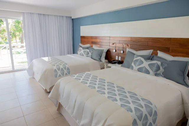 غرفة قياسية بسرير مزدوج، Viva Fortuna Beach by Wyndham A Trademark All Inclusive 2/2