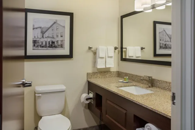غرفة بسرير كوين لذوي الإعاقة، Cobblestone Inn & Suites - Ashland 5/7