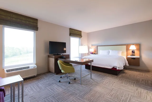 Studio, Suite, King Bed, Sofa, Hampton Inn & Suites Fayetteville 6/10
