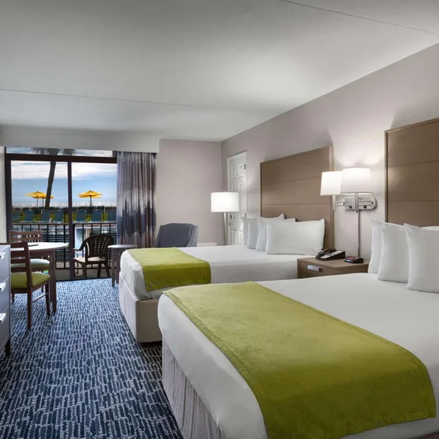 Room, 2 Queen Beds, Pool View, Balcony, Dayton House Resort, BW Signature Collection 2/4