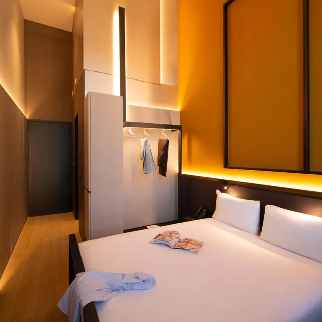 غرفة بسرير مزدوج بشرفة، Breda Suites Hotel Milano 1/4