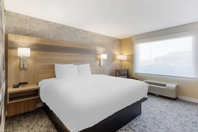 غرفة قياسية بسرير كوين لذوي الإعاقة، Best Western Glenview -Chicagoland Inn and Suites 2/6