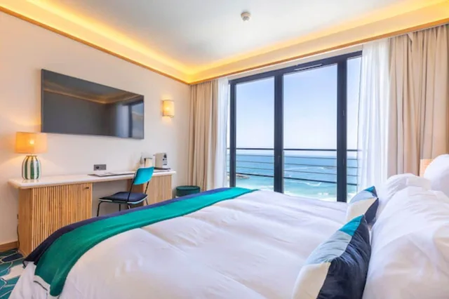 Ocean, Standard, Twin Beds، Hotel Le Cafe de Paris 1/3