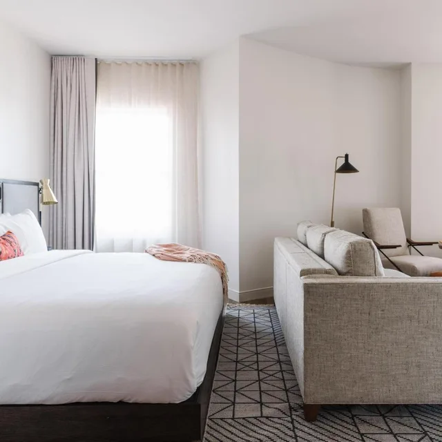 River, Studio, Suite, King Bed، The Alida, Savannah, a Tribute Portfolio Hotel 3/5
