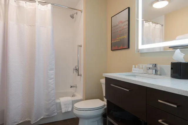 استوديو بسريرين كوين، Towneplace Suites Syracuse Liverpool 1/2