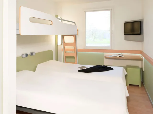غرفة بثلاثة أسرّة، IBIS BUDGET SAINT MAURICE 3/10