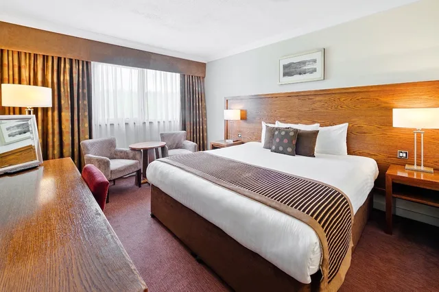 غرفة قياسية بسرير كينج، The Aberdeen Altens Hotel 3/5