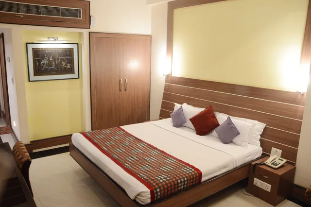 Superior, Studio, Suite, King Bed, HOTEL SATYA ASHOKA 1/3