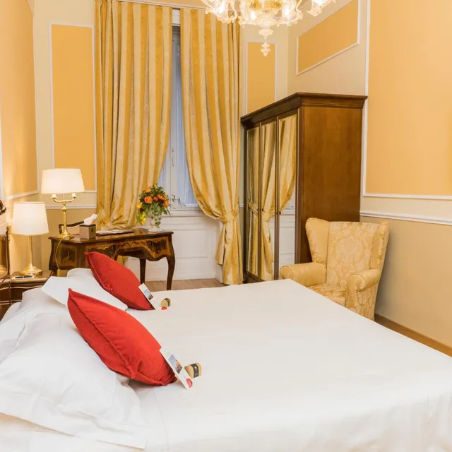 Room, Single, Double or Twin Bed، Bristol Palace 3/7