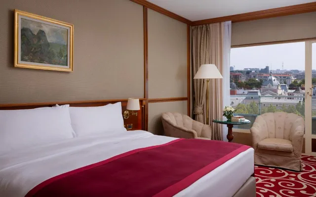 Superior, Queen Bed, Grand Hotel Bucharest 1/3