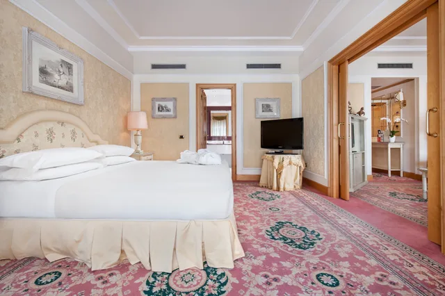 جناح جونيور بسريرين منفصلين، Royal Hotel Carlton 2/9