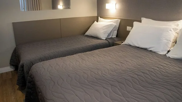 غرفة قياسية رباعية بسرير مزدوج وسريرين منفصلين، HOTEL NOHOTEL 8/10