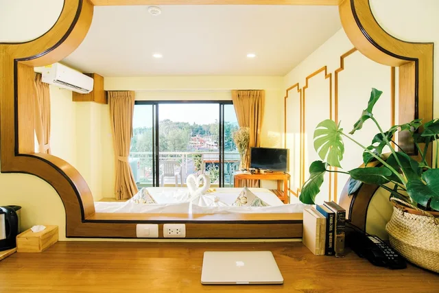 Signature, Pine, King Bed، ROYAL PINEAPPLE HOTEL a welcome to wealth and good fortune 7/10