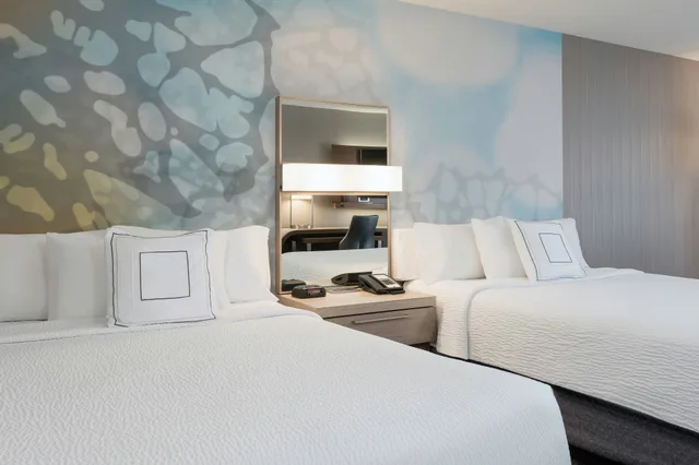 room, 2 queen beds, Courtyard By Marriott Toronto Vaughan 2/6