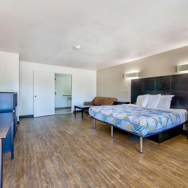 غرفة ديلوكس بسرير مزدوج، Motel6 Arlington, TX 2/4