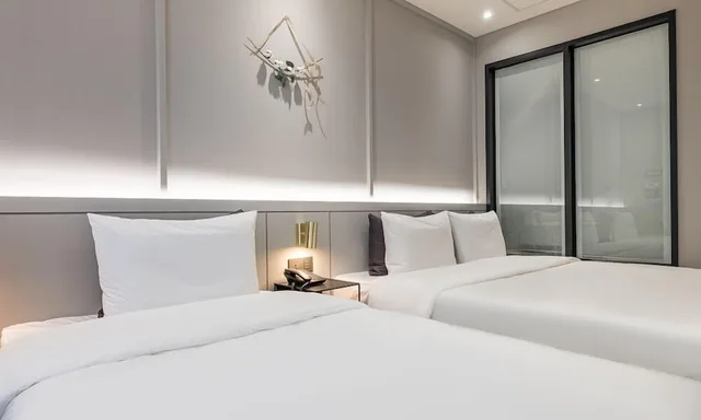 Room, Twin Beds, 1 King and 1 Single Beds, New Building، Brown Dot Hotel Masan 1/3