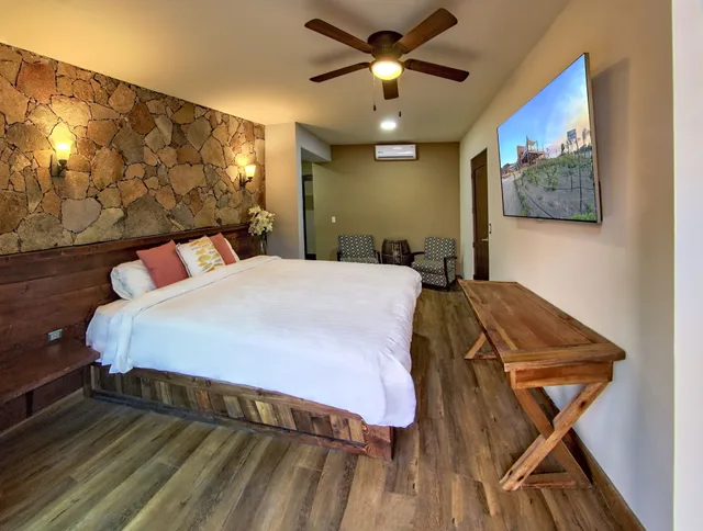 غرفة كلاسيكية بسرير كينج بشرفة، Bottega Hotel Boutique 3/4