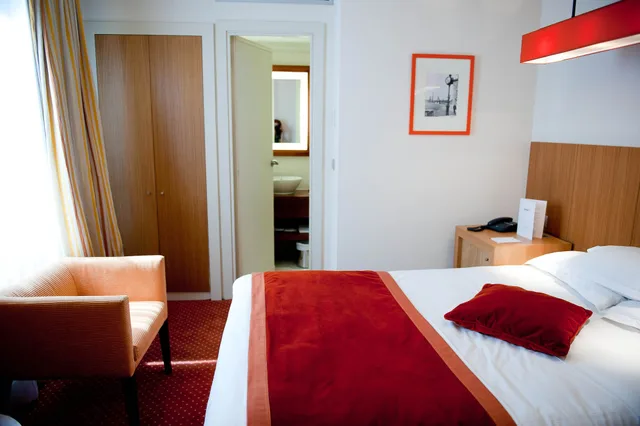 غرفة كلاسيكية بسرير مزدوج، Westside Arc de Triomphe Hotel Ex Hotel Waldorf Arc de Triomphe 2/6