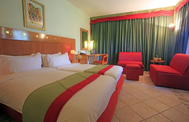 غرفة سوبيريور بسريرين منفصلين مع أريكة، The Kairaba Beach Hotel 1/3