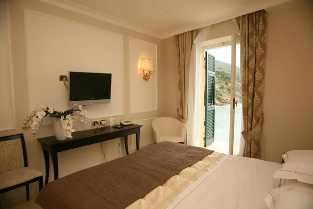 غرفة سوبيريور بسرير مزدوج بشرفة، Hotel Miramare and Spa 3/3