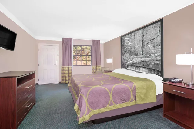 غرفة قياسية بسرير كينج للمدخنين، Super 8 By Wyndham Austell/Six Flags 1/4