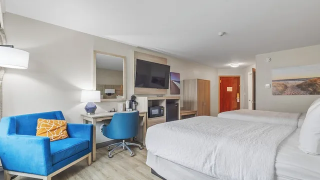 جناح بسريرين كوين، Best Western Plus The Inn At Hampton 3/10