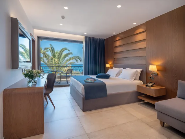 بنغل بريميوم بإطلالة على البحر، Nana Golden Beach 1/1