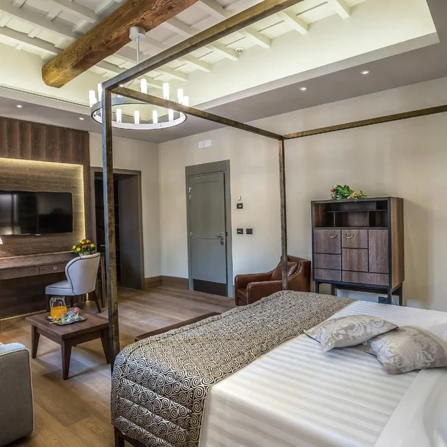 جناح جونيور مع أريكة، Hotel Martis Palace 7/10