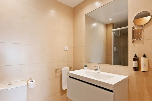 3 Bedrooms, 3 Beds, Sea View, Sofa, Sitges Group San Sebastian Beach 5/10