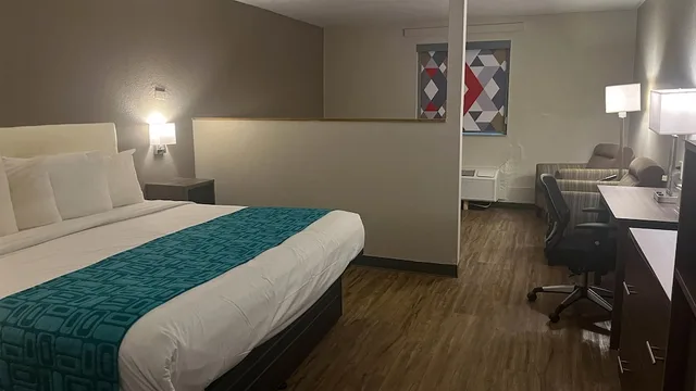 غرفة بسرير كينج للمدخنين، Motel6 Lake City, FL – Medical Center 5/10