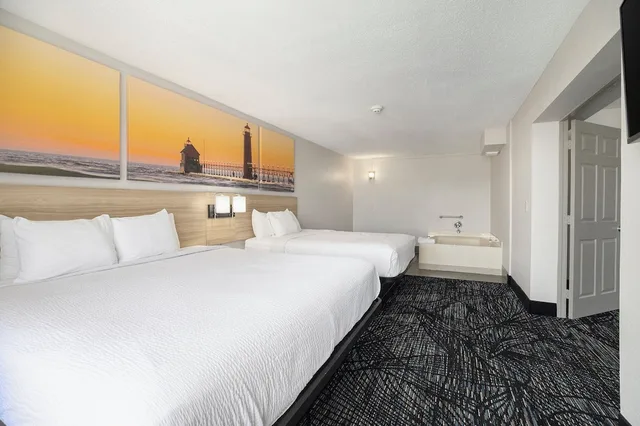 جناح بسرير كينج وسرير كوين، Days Inn & Suites by Wyndham Muskegon 2/3