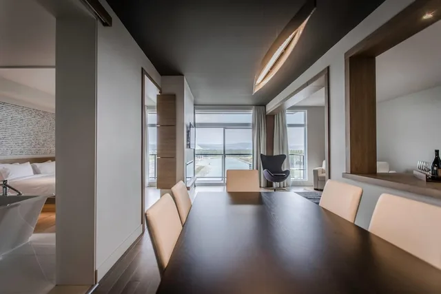 Executive, Suite, King Bed, Lake View, Hotel du Domaine, an Ascend Collection Hotel 3/4