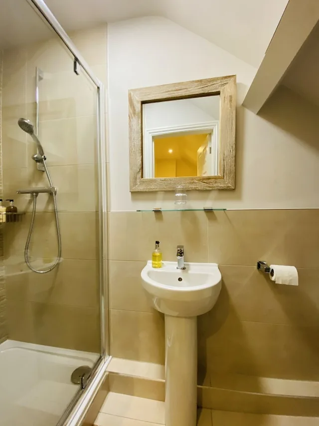 غرفة ديلوكس بسرير كوين، The Moon Inn at Stoney Middleton 4/4