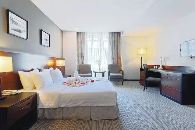 Super Standard King، Hotel Sixty3 1/6