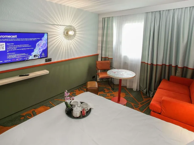 غرفة قياسية بسرير كوين مع أريكة، Hotel Mercure Lisieux Normandie 7/10