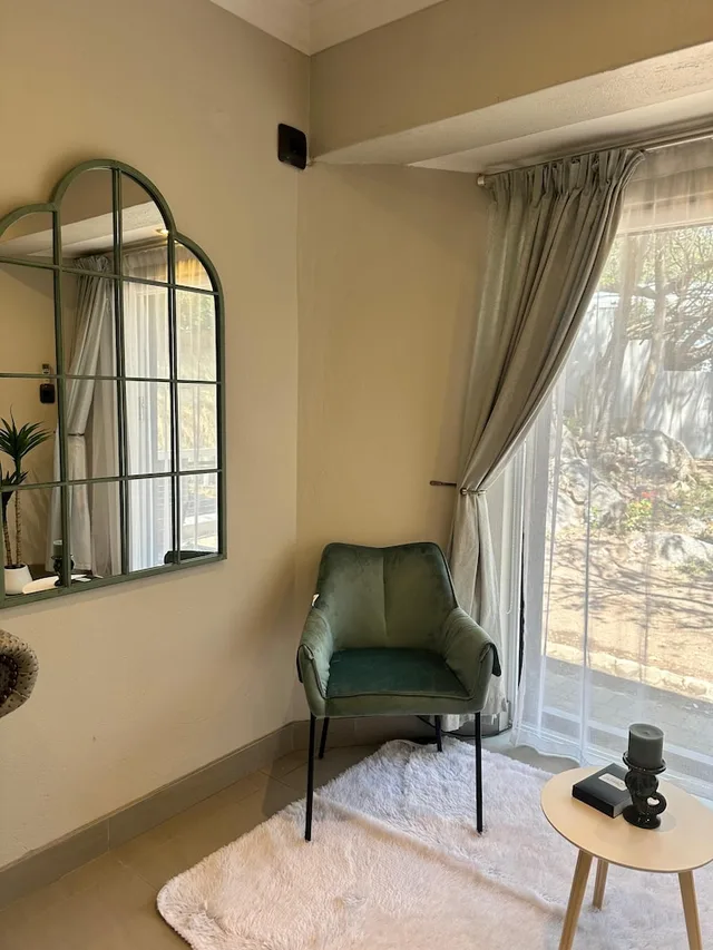 جناح فاخر بسرير كينج مع أريكة، Vineyard On The Hill Guest House 8/10